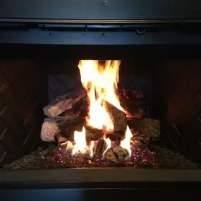Bild von Elegant Fireside and Patio