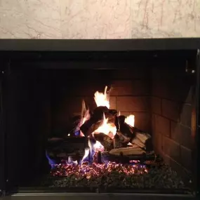 Bild von Elegant Fireside and Patio