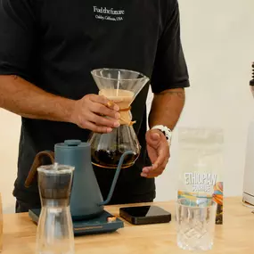 making coffee in a chemex with a scale