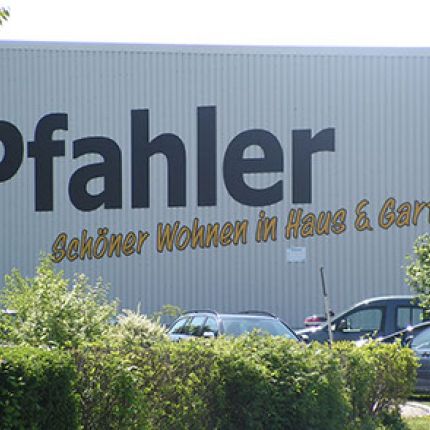 Logotipo de Pfahlers Whirlpool Studio
