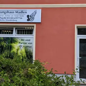 Bild von Bestattungshaus Madlen Bernau OT Schönow