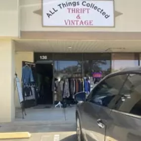 Bild von All Things Collected Thrift & Vintage