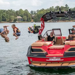 Bild von Russell Marine Aqua Charters & Adventures