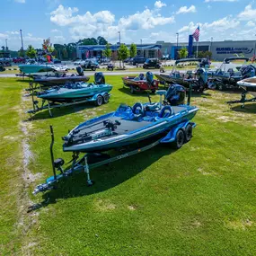 Bild von Russell Marine Boating & Outdoors