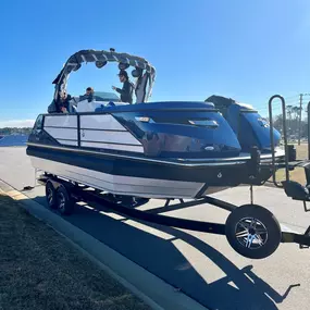 Bild von Russell Marine Boating & Outdoors