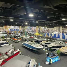 Bild von Russell Marine Boating & Outdoors
