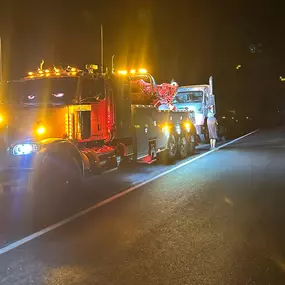 Phoenix Heavy Towing specializes in semi truck, RV, and trailer towing throughout Laveen and surrounding areas—built for serious jobs.