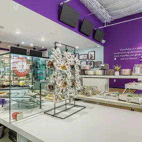 Dessert Gallery in Upper Kirby is your go-to spot for delicious, high-quality desserts in Houston, including custom cakes, brownies, and cookies.