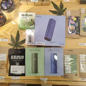 håmphavn - Headshop - GrowShop - CBD kaufen Hamburg, CBD Öle, Cremes & Kosmetik, 10-OH-HHC , T.A.C. uvm. PAX Plus Vaporizer in verschiedenen Farben mit BudKups und Zubehör im Headshop Hamburg.