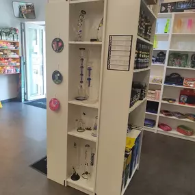håmphavn - Headshop - GrowShop - CBD kaufen Hamburg, CBD Öle, Cremes & Kosmetik, 10-OH-HHC , T.A.C. uvm. Exklusive Glasbongs und Rauchgeräte im Hamphavn Headshop Hamburg.