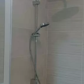 Bild von Plombier Repare.com Travaux plomberie salle de bain douche senior chauffage rénovation Assurance DEPANNAGE (77,45,89,91)