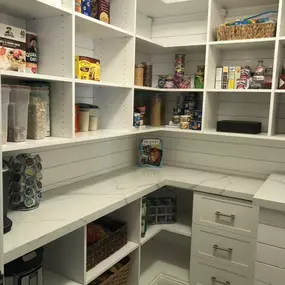 Bild von Impeccable Closets