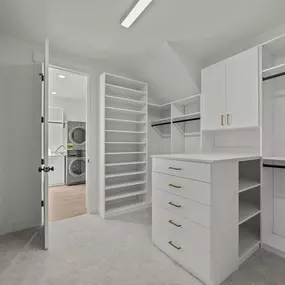 Bild von Impeccable Closets