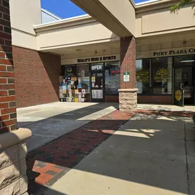 Bild von CoinFlip Bitcoin ATM - Heally's Wine & Spirits (Newburyport)