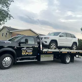 WA Towing Services is proud to offer residential towing services across Allentown, Northampton, and nearby communities.
In this photo, our team tows a white Jeep Grand Cherokee from a suburban neighborhood using our trusted Jerr-Dan flatbed tow truck. Whether you're at home, at work, or on the roadside, we’re ready to respond 24/7.

???? 745 1/2 N Front St, Allentown, PA 18102
???? (610) 663-2339
???? www.wa-towing.com

✅ Suburban vehicle towing
✅ Jeep & SUV flatbed towing
✅ Fast, safe, and insu