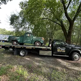 WA Towing Services offers specialized vintage vehicle towing across Lehigh Valley, Northampton, and Allentown, PA.
In this photo, our expert team safely recovers an antique green pickup truck from a wooded off-road location — a perfect example of our ability to handle non-running and collectible vehicles with care.

???? 745 1/2 N Front St, Allentown, PA 18102
???? (610) 663-2339
???? www.wa-towing.com

✅ Classic car & truck towing
✅ Off-road & remote vehicle recovery
✅ Flatbed transport for col