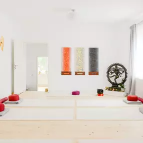 Bild von R-AUM für Yoga und Therapie