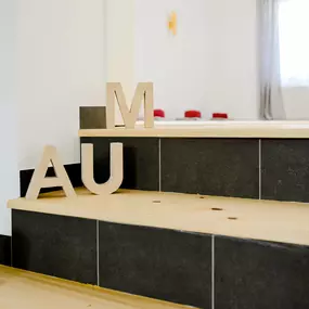 Bild von R-AUM für Yoga und Therapie