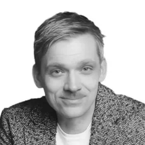 Torsten Wolf ist Vertriebsleiter bei Ihr Fairer Makler und begleitet Eigentümer mit Fachwissen, Verhandlungsgeschick und Empathie beim Verkauf und der Vermietung von Immobilien in Bremen & Hamburg.