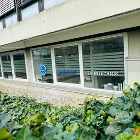 Bild von Sauerzapf Zahntechnik GmbH