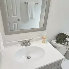 Bild von Shiny Mint Cleaning LLC/ cleaning services Escondido