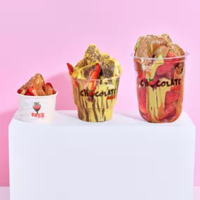 Dubai chocolate strawberry cups