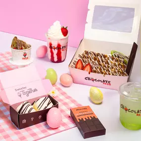 Strawberry shake, marshmallow bash bites, build your own wafle with strawberry, kiwi, and chocolate and a Dubai chocolate strawberry cup