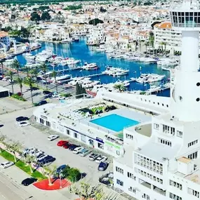 PISCINA-EMPURIABRAVA.jpg