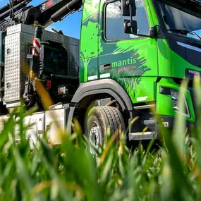 Die Mantis Gartenbau GmbH ist ein führender Anbieter im Bereich Gartenbau und Gartenpflege in Allschwil in Baselland und Basel. Seit der Gründung 2007 haben wir uns durch regelmässige Weiterbildungen zu einem kompetenten Partner im Gartenbau entwickelt. Wir teilen gerne unser Wissen und Fähigkeiten und sind dankbar für die treue Unterstützung unserer zahlreichen Stammkunden. Vertrauen Sie auf unsere professionellen Dienstleistungen und lassen Sie uns gemeinsam an Ihrem Garten arbeiten.