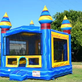 Melting Arctic Bounce House
A blue and yellow arctic-themed 13x13 bounce house with icy wave patterns — perfect for both indoor and outdoor events.
