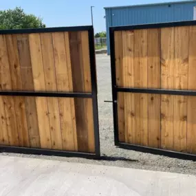 Bild von MC Fence And Deck