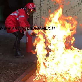 Bild von AMER ESTINTORI GALLARATE-IMPIANTI-CORSI ANTINCENDIO VARESE