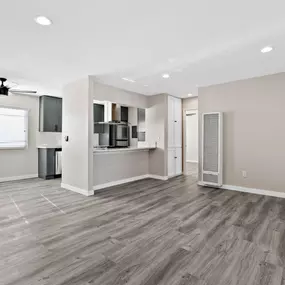 Unfurnished Living Area