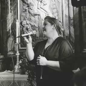 Bild von Freie Rednerin und Hochzeitssängerin Simone Kujawa
