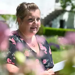 Bild von Freie Rednerin und Hochzeitssängerin Simone Kujawa