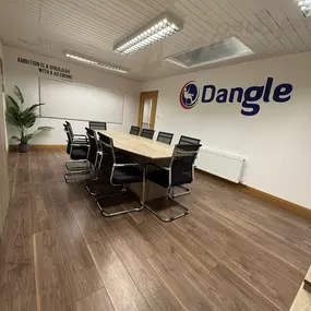 Bild von Dangle Academy
