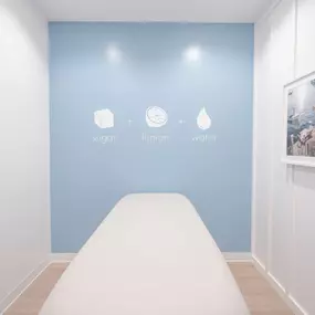 SUGARED + BRONZED sugaring room