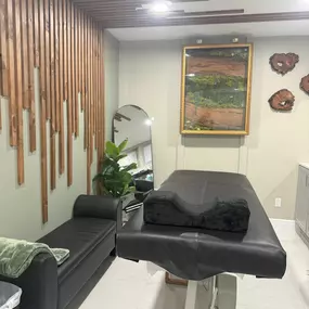 Bild von Down To Your Roots wax studio