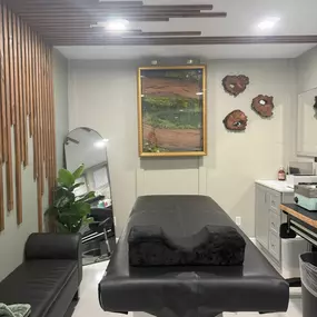 Bild von Down To Your Roots wax studio