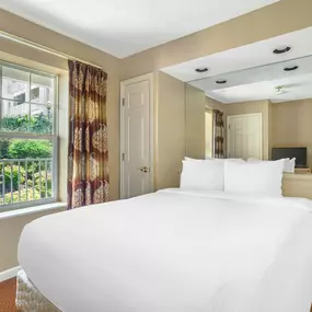 The 1-Bedroom Mountain View Suite (Sleeps 4) at Sunrise Ridge Resort