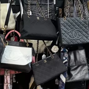 Bild von Dallas Luxury Handbags and Furs