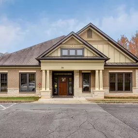 Kragor Orthodontics was established in late 2016. Our doors are now open and we look forward to creating beautiful smiles for the fantastic community we serve. The Woodstock, Towne Lake, Canton, Ball Ground, Acworth, Roswell, Cartersville, and Marietta areas are the areas we serve. Orthodontics is our passion and we look forward to creating a special relationship with you (and a fun one at that). We have a very unique approach to braces and Invisalign and serve a broad community of people. The t