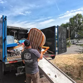 Bild von Top Shelf Moving and Junk Removal