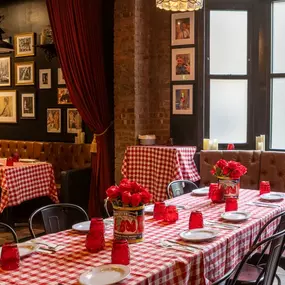 Bild von Artie's Backroom & Rooftop