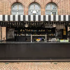 Bild von Artie's Backroom & Rooftop