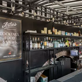 Bild von Artie's Backroom & Rooftop