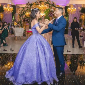 Bild von Minsky Formal Wear