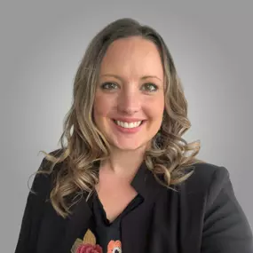 Bild von Edward Jones - Financial Advisor: Rebekah Stavne, FPQP®