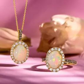 ????✨ The Magic of Le Vian Opals! ✨????

Mesmerizing color. Timeless beauty. Le Vian Opals are truly one of a kind! ???????????? Featured here: a breathtaking opal necklace paired with a matching opal ring—a stunning combination that captures the essence of elegance.
