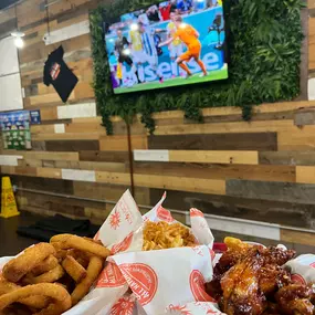 Bild von Atomic Wings - BedStuy